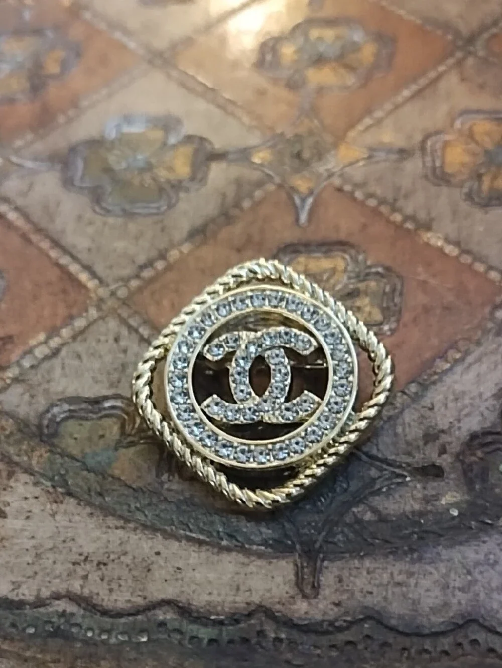 Small Gold Tone CC Logo Square Rope-Edge Pin with Rhinestones - Picture 2 of 2